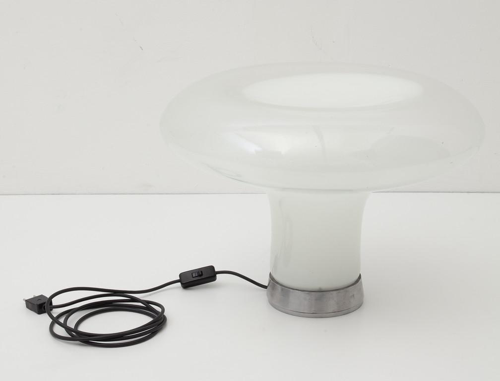 ANGELO MANGIAROTTI  Una lampada da tavolo (1 of 2)