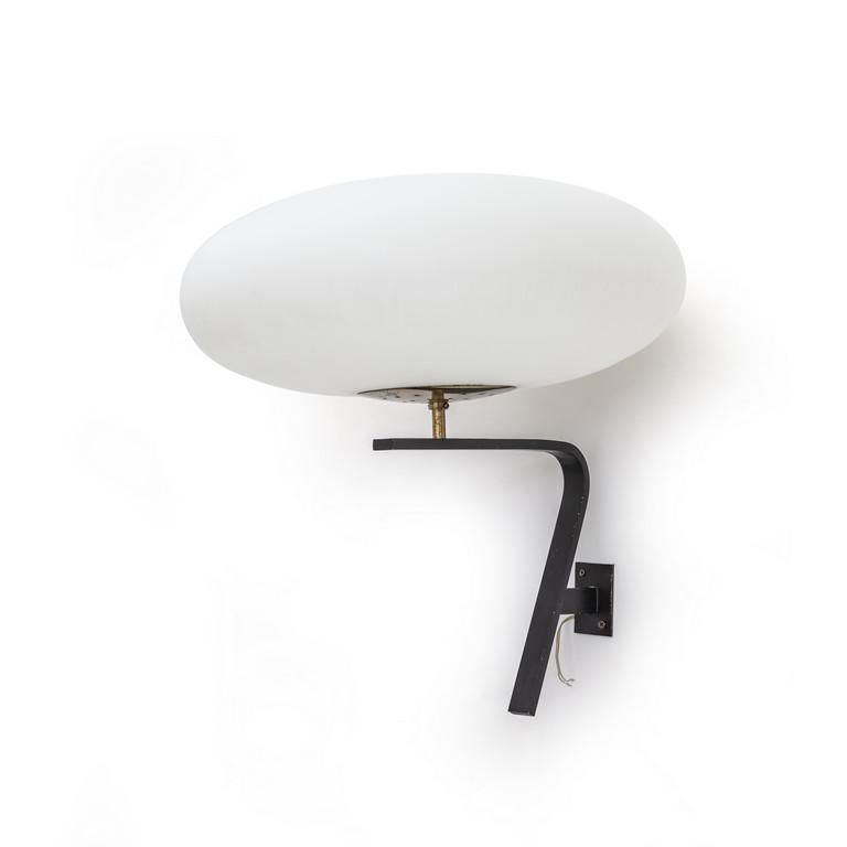 UNA LAMPADA DA PARETE, anni '60.  Ottone (1 of 2)