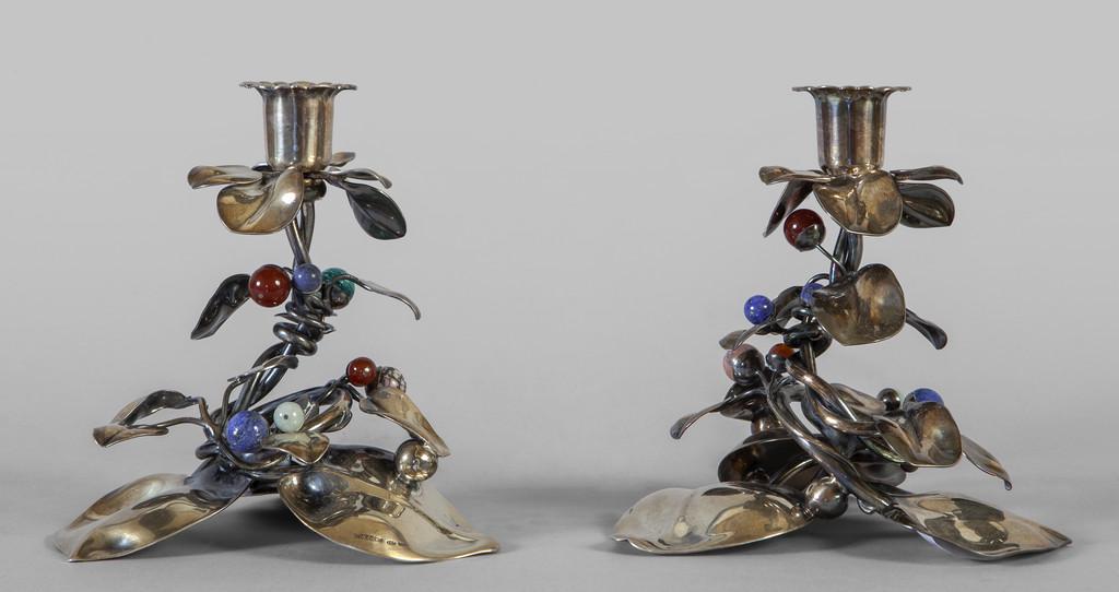 Coppia di candelieri in argento a foglie con (1 of 1)
