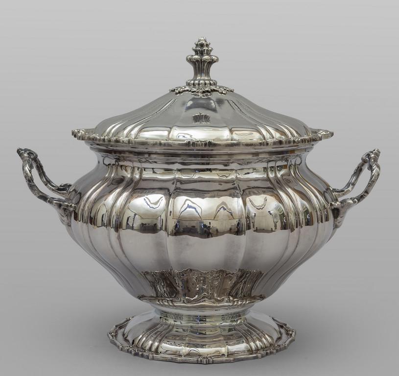 Zuppiera in argento in stile barocco con manici, (1 of 1)