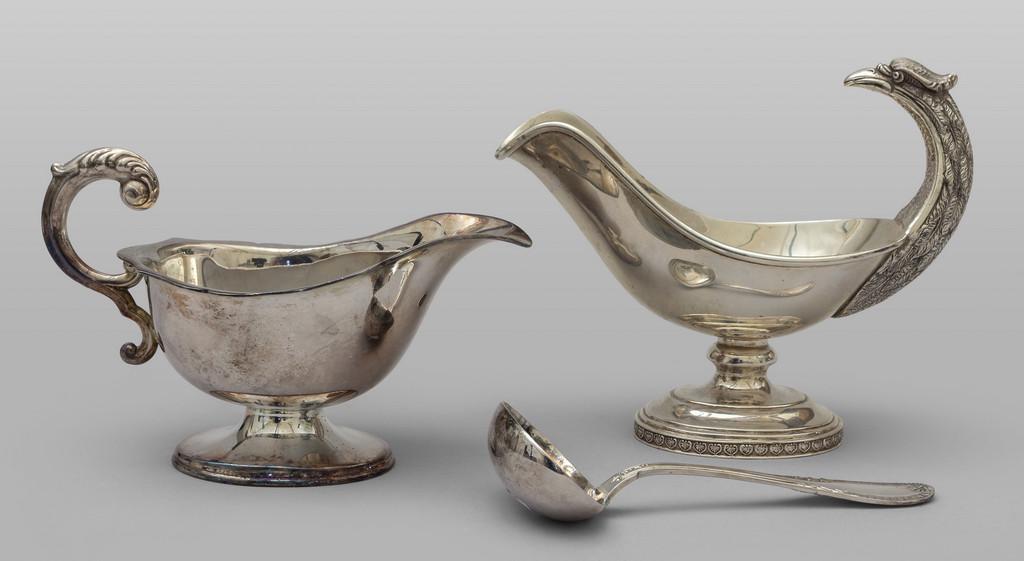 Due salsiere in argento con (1 of 1)