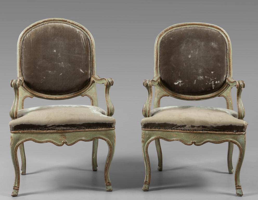 Coppia di poltrone Luigi XV in legno intagliato, (1 of 1)
