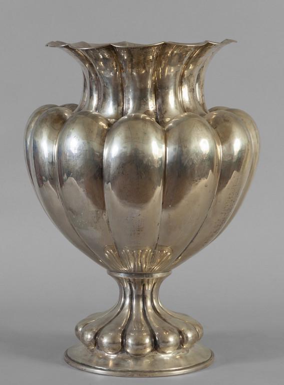 Grande vaso in argento finemente (1 of 1)