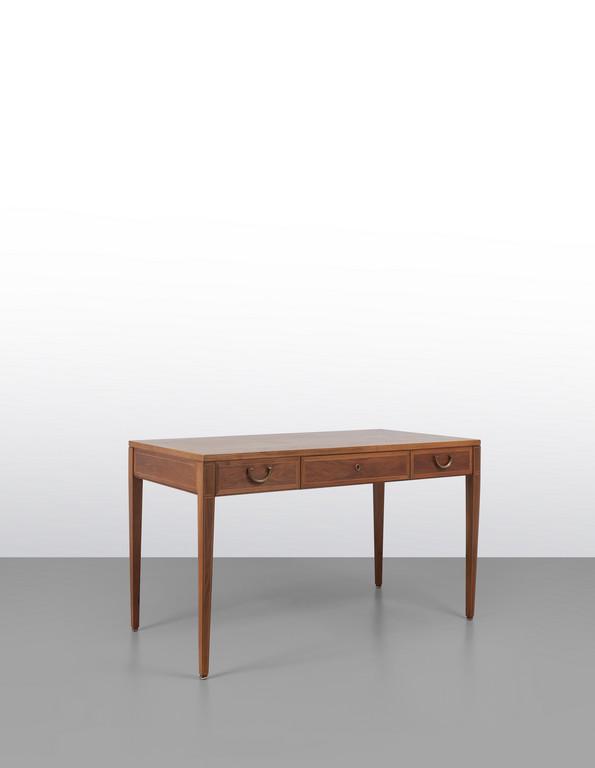 PAOLO BUFFA  Un tavolo-scrittoio, esecuzione (1 of 3)