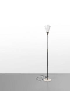 ANGELO OSTUNI, RENATO FORTI  Una lampada da: ANGELO OSTUNI, RENATO FORTI Una lampada da terra '340 PX' per O-LUCE, anni '60. Marmo di Carrara, acciaio cromato, perspex. Altezza variabile da 150 a 190 cm. A '340 PX' floor lamp manufactured by O-L