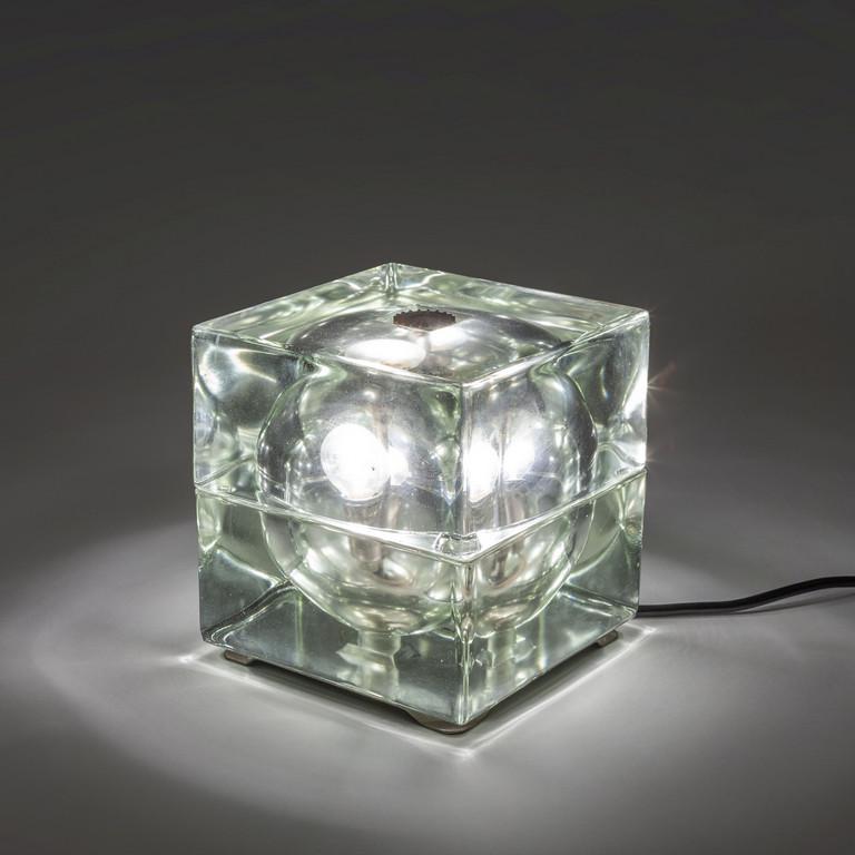 ALESSANDRO MENDINI  Una lampada da tavolo (1 of 2)