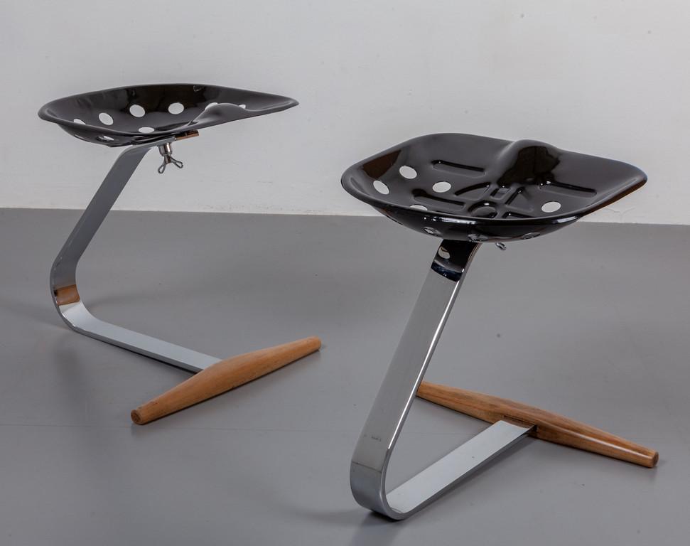 ACHILLE E PIER GIACOMO CASTIGLIONI  Due sedili (1 of 3)