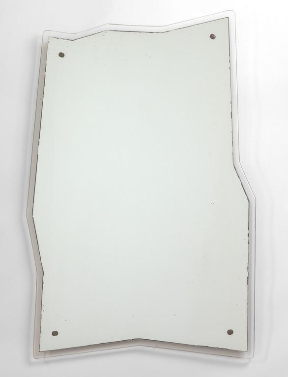 UNO SPECCHIO DA PARETE, anni '40.  Cristallo (1 of 1)