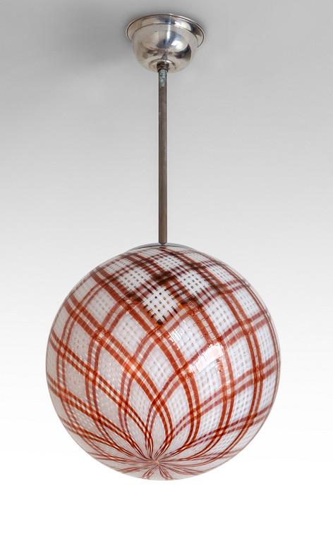 UNA LAMPADA A SOSPENSIONE, anni '40. (1 of 1)