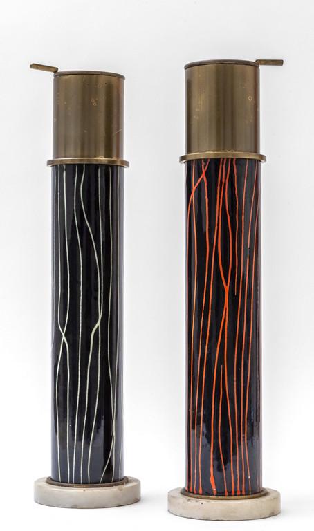 DUE POSACENERE A COLONNA, anni '60.  Marmo di (1 of 1)