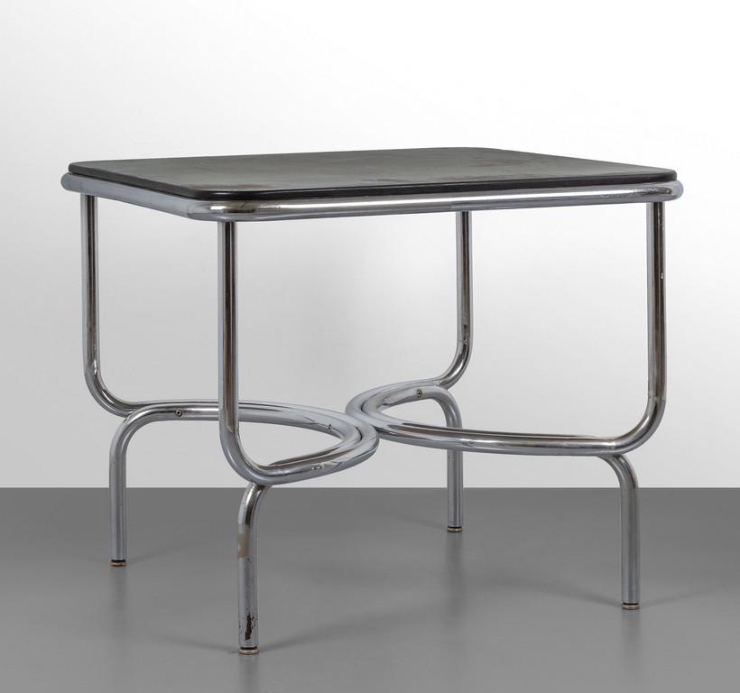 GAE AULENTI Un tavolo della serie 'Locus (1 of 1)