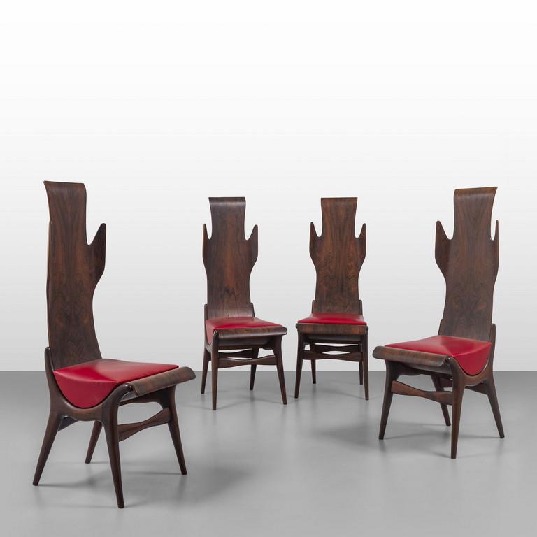 DANTE LA TORRE, POZZI E VERGA Quattro sedie,: DANTE LA TORRE, POZZI E VERGA Quattro sedie, 1963. Legno di palissandro, compensato placcato palissandro sagomato e curvato, sedili imbottiti rivestiti in vinilpelle. Altezza cm 117, larghezza 42, pro