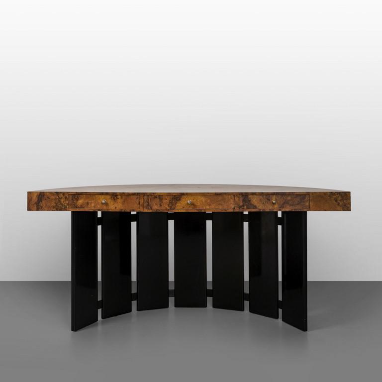 UNA SCRIVANIA, anni '80.  Legno laccato, (1 of 6)