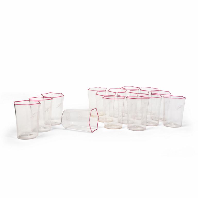 VENINI  Un gruppo di sedici bicchieri (1 of 1)