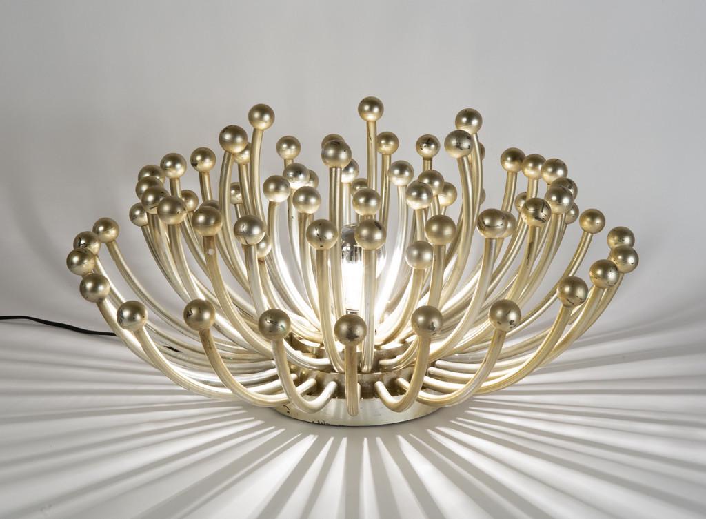 STUDIO TETRARCH  Una lampada da tavolo, parete (1 of 1)