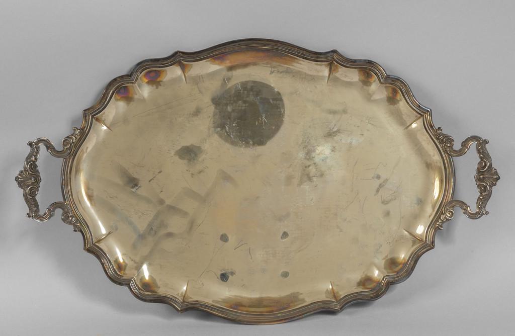 Vassoio in argento con manici di forma (1 of 1)