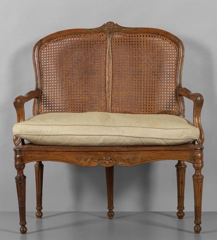 Divanetto a due posti Luigi XVI in noce, Genova (1 of 1)