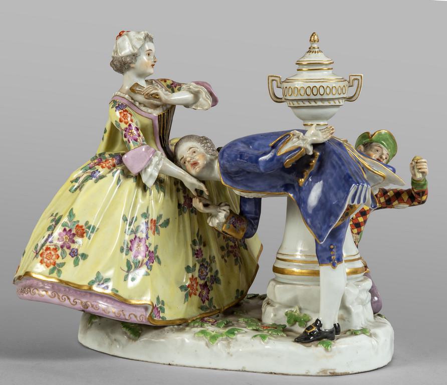 Tre personaggi con arlecchino, gruppo in (1 of 5)