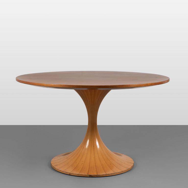 UN TAVOLO, anni '60.  Legno di noce, legno (1 of 3)