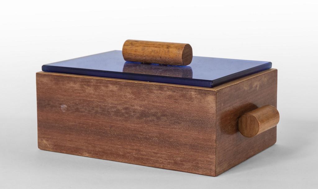 UNA SCATOLA, anni '40.  Legno di rovere, (1 of 2)