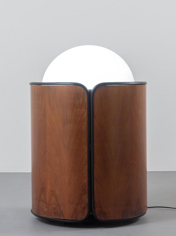 UN MOBILE-BAR, anni '60 Composto da due (1 of 5)