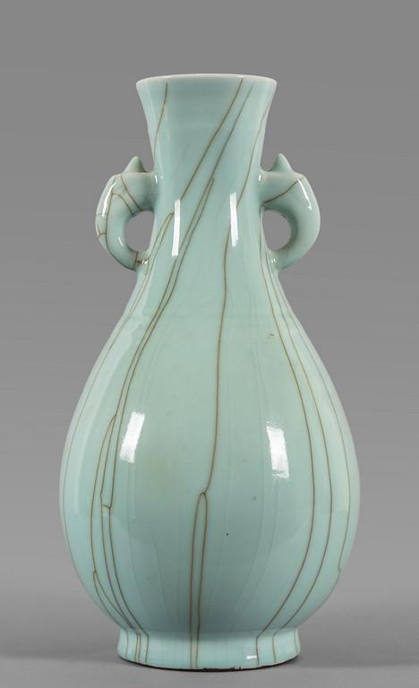 Vaso Celadon a collo stretto con: Vaso Celadon a collo stretto con craquelÃ¨ h.cm.44
