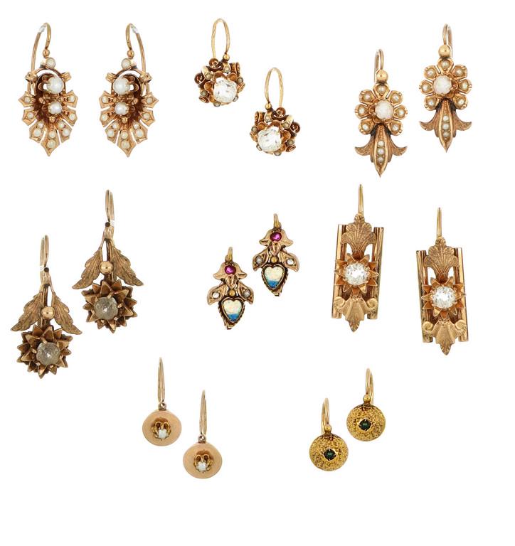 Otto coppie di orecchini in oro rosso e giallo, a (1 of 9)