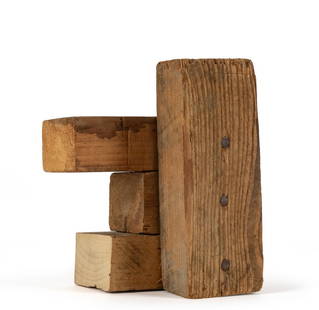 RICHARD NONAS (1936-2021) Senza titolo: RICHARD NONAS (1936-2021) Senza titolo 2006 scultura in legno e chiodi cm 25,8x22x16,5 firmato e datato sul retro provenienza: Studio Guenzani, Milano già Collezione Solares Fondazione delle Arti,