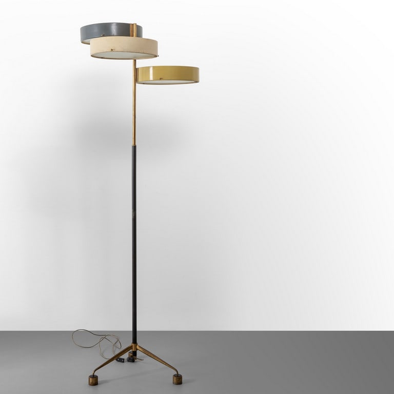BRUNO GATTA, STILNOVO, ANNI '50. Una lampada: BRUNO GATTA, STILNOVO, ANNI '50. Una lampada da terra. Ottone, tubo di acciaio verniciato, alluminio laccato, vetro stampato. Altezza cm 195. A floor lamp. Brass, varnished tubular steel, lacquered al