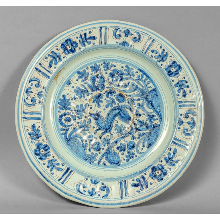 Piatto in maiolica bianca e blu, decoro (1 of 1)