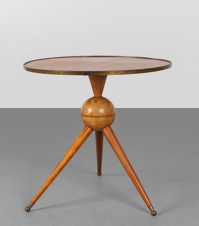 UN TAVOLINO, anni '50.  Legno di mogano, (1 of 1)
