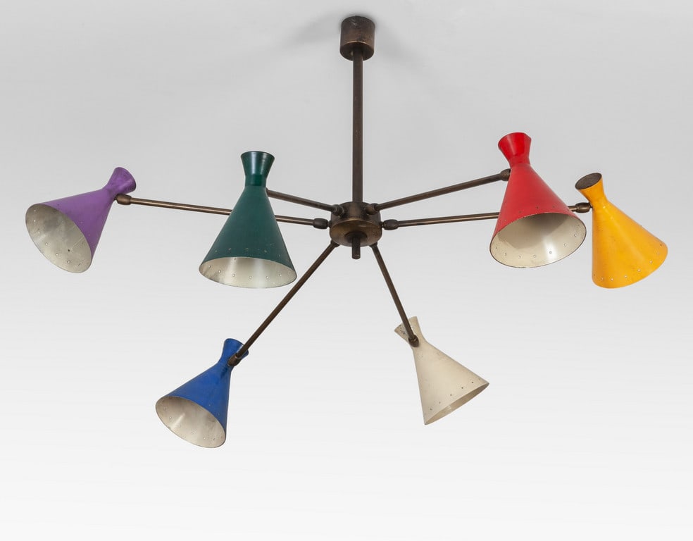 UN LAMPADA A SOSPENSIONE anni '50. Ottone,: UN LAMPADA A SOSPENSIONE anni '50. Ottone, alluminio laccato. Altezza cm 50, diametro cm 90.