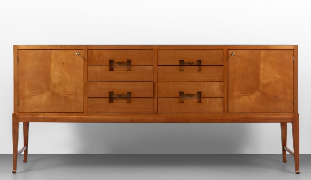 UNA CREDENZA, anni '50.  Legno di acero, (1 of 4)
