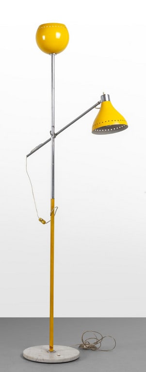 STILUX (Editore), anni '60. Una lampada da: STILUX (Editore), anni '60. Una lampada da terra. Marmo, ottone verniciato e cromato, alluminio smaltato. Altezza cm 173