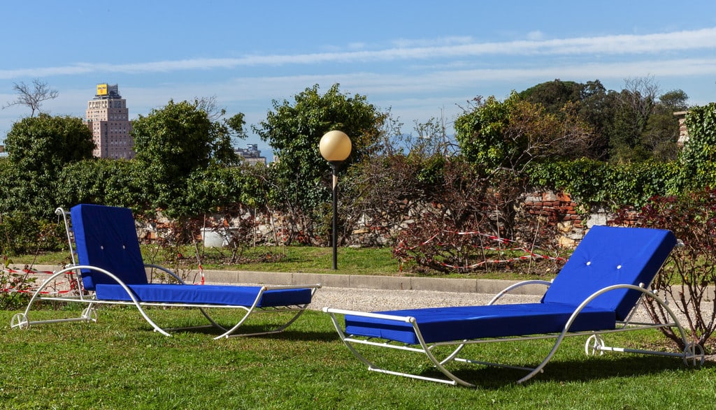 DUE LETTINI, anni '60.  Metallo verniciato, (1 of 2)