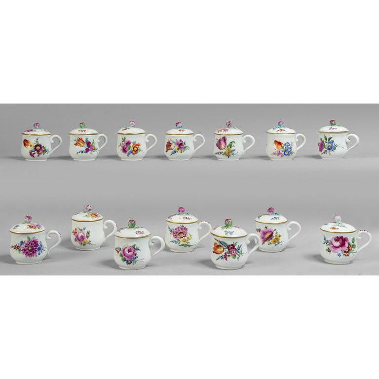 Sette più sette cremierine in porcellana di (1 of 2)