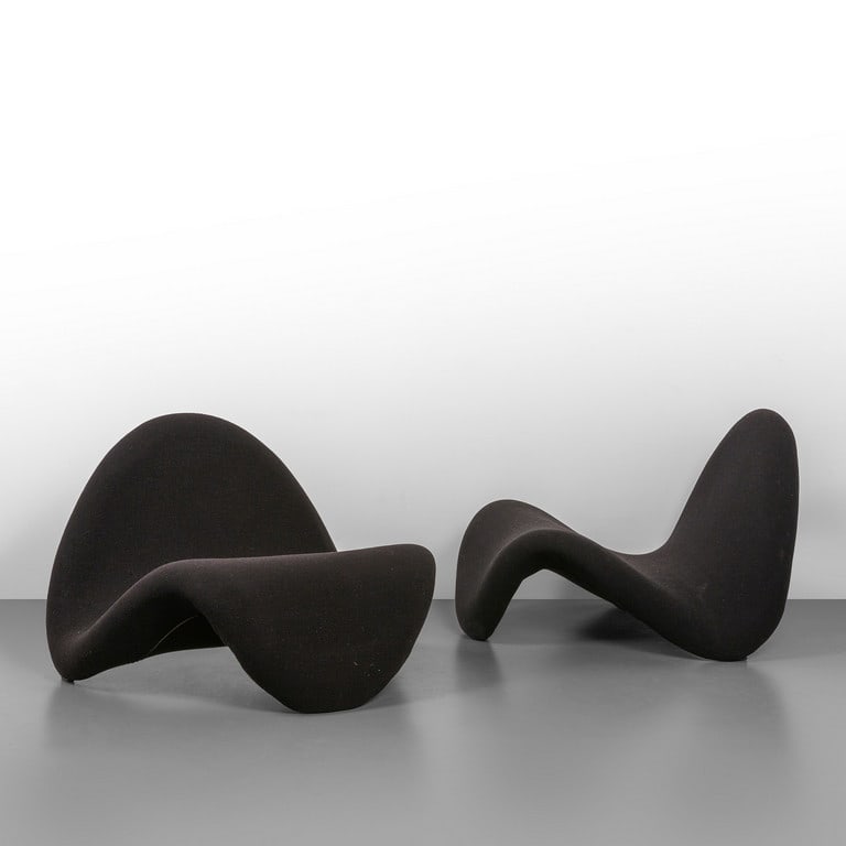 PIERRE PAULIN, ARTIFORT, 1967. Due poltrone: PIERRE PAULIN, ARTIFORT, 1967. Due poltrone 'Tongue'. Strutture in acciaio tubolare, imbottiture rivestite in tessuto elasticizzato. Altezza cm 64, larghezza 90, profondità 93. A pair of 'Tongue' arm