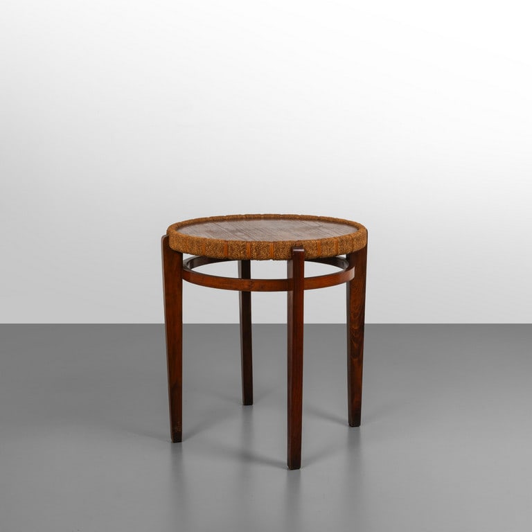 UN TAVOLINO, anni '40.  Legno di rovere, legno (1 of 1)