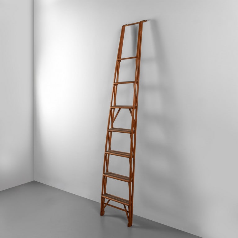 UNA SCALA DA BIBLIOTECA, anni '50. Legno di (1 of 1)