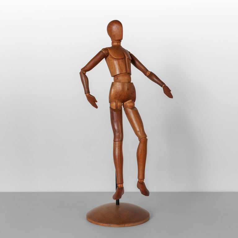 UN MANICHINO SNODATO PER STUDIO DELLA FIGURA, (1 of 2)