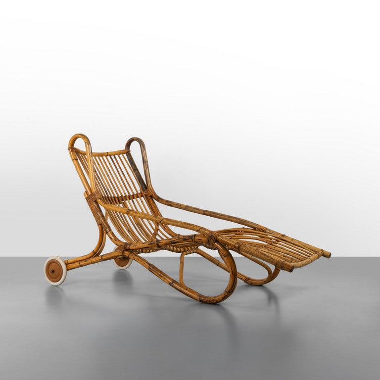 UNA CHAISE-LONGUE, anni '60.  Malacca, giunco, (1 of 3)