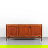 UNA CREDENZA, anni '60.  Legno di teak, legno