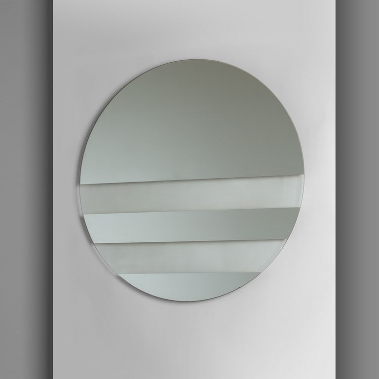 NANDA VIGO, GLAS ITALIA, 1974. Uno specchio: NANDA VIGO, GLAS ITALIA, 1974. Uno specchio da parete 'Andromeda'. Cristallo con registro argentato. Cm 90 (diam.).