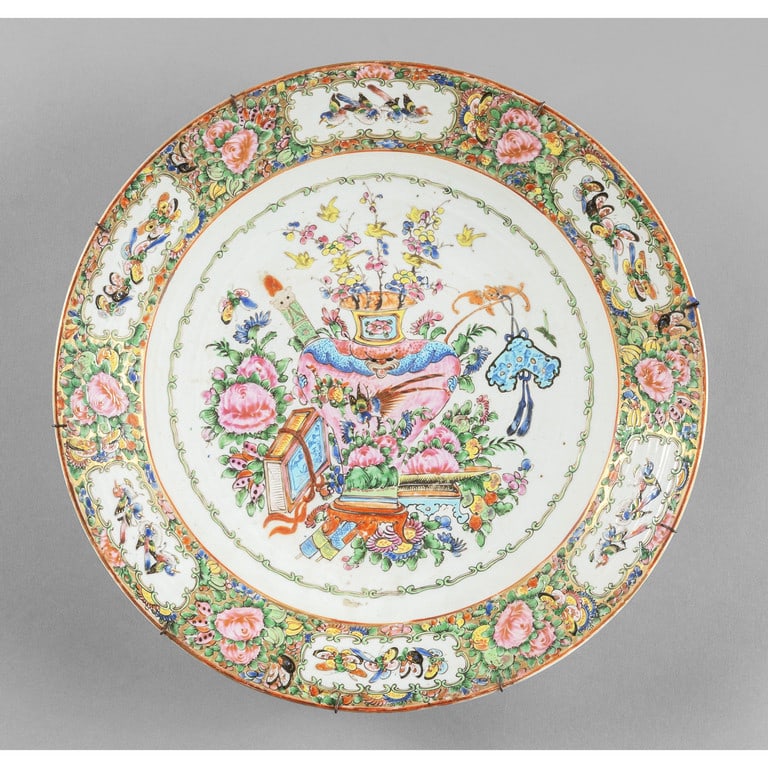 Grande piatto in porcellana Canton decorato in (1 of 1)
