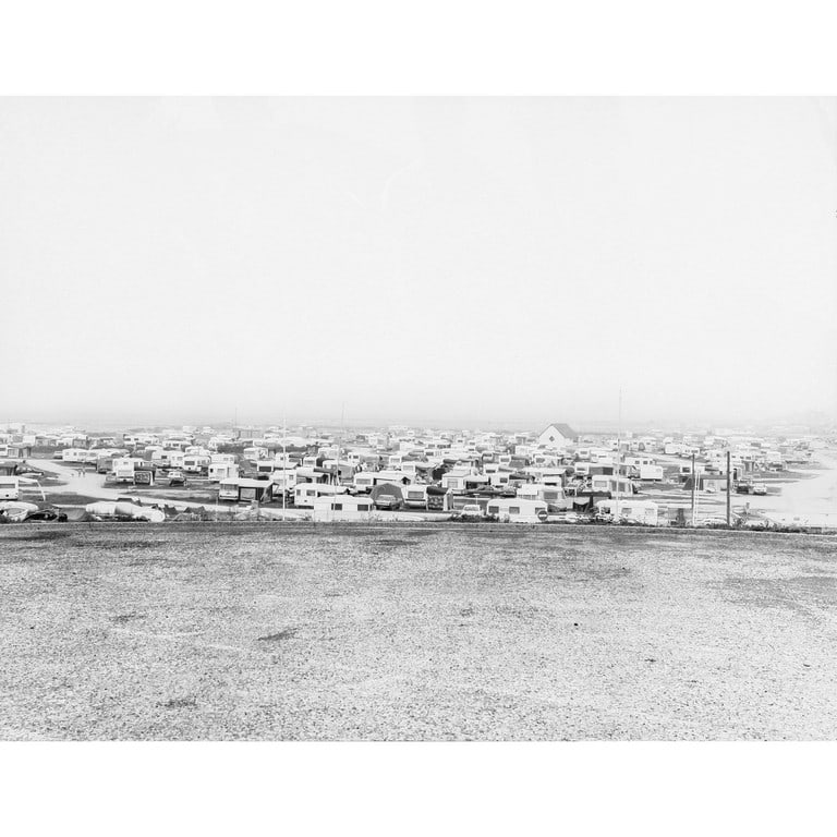 GABRIELE BASILICO (1944-2013) Boulogne sur: GABRIELE BASILICO (1944-2013) Boulogne sur Mer 1984-2002 stampa ai sali d'argento cm 90x115 esemplare 1/15 firmata, datata e numerata sul retro certificato firmato dall'artista con N. di archivio 45N