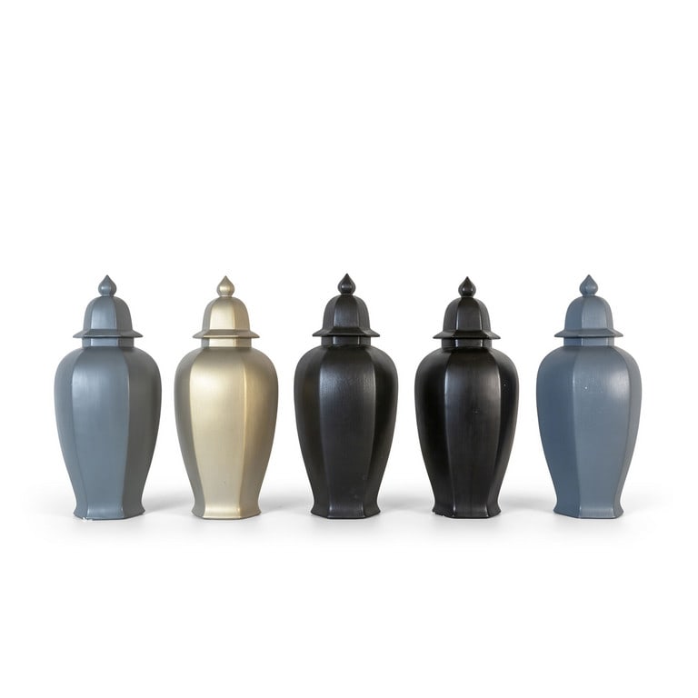 ALLAN MCCOLLUM (1944-) Perfect Vehicles: ALLAN MCCOLLUM (1944-) Perfect Vehicles 1986 smalto su terracotta cm 50x22x20 (cad.) firmati e datati sotto la base provenienza: Galleria In Arco, Torino Perfect Vehicles 1986 enamel on earthenware 19