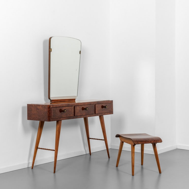 UNA TOILETTE E UN POUF, anni '50. Toilette (1 of 1)