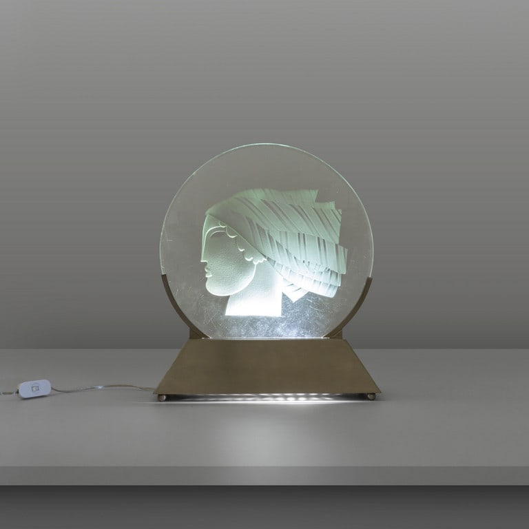 UNA LAMPADA DA TAVOLO, anni '60.  Acciaio inox (1 of 3)