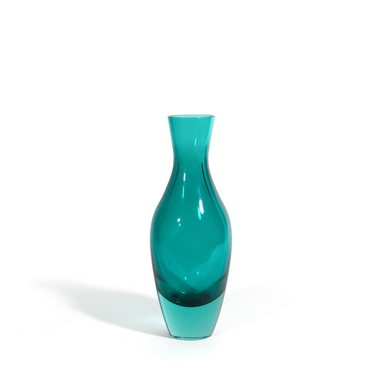 GINO CENEDESE, 1960 circa. Un vaso in vetro: GINO CENEDESE, 1960 circa. Un vaso in vetro sommerso verde acqua. Cm 30 (h).