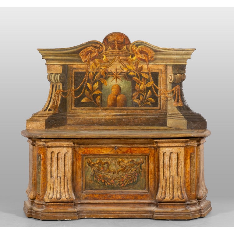 Cassapanca da ingresso laccata con stemma (1 of 3)